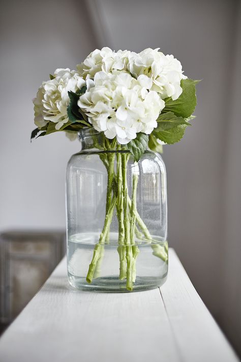 Large Glass Jars - Perfect for displaying beautiful hydrangeas, available at Just So Apothecary Jars Decor, Huge Vase, Large Glass Jars, Cool Glass, Glass Vase Decor, Coffee Table Vase, Table Flower Arrangements, Big Vases, Rustic Vase