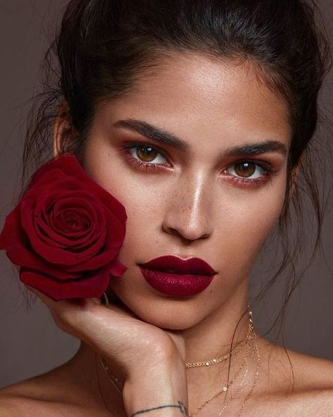 Makeup Bibir, Beautiful Lipstick, Valentines Makeup, Beauty Make-up, Beauty Photoshoot, Pinterest Makeup, Stunning Makeup, Makeup Guide, Beauty Shoot