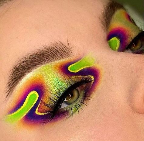 Artistic Eye Makeup Creative, Trippy Eye Makeup, Mushroom Eye Makeup, Bug Eye Makeup, Crazy Makeup Looks Creative Full Face, Colourful Makeup Looks Creative, Trippy Makeup Looks, Cool Eyeshadow Looks Creative, Crazy Eyeshadow Looks