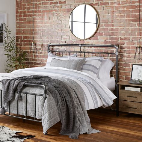 Industrial Style Bedroom, Casa Country, Industrial Bedroom, Brick Walls, Decor Minimalist, Master Bedrooms Decor, Dream Rooms, Modern Room, Bedroom Styles