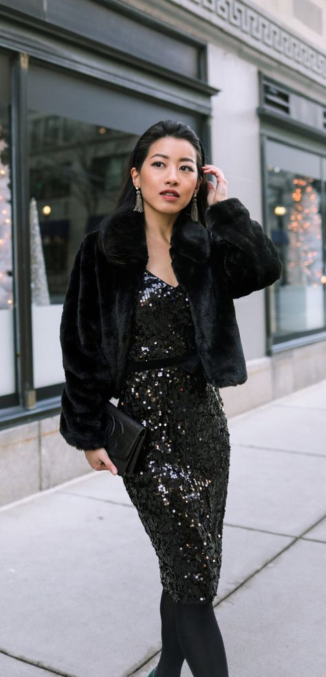 Sequined dress + faux fur coat Fur Jacket Over Dress, Sequin Dress And Fur Coat, Jacket With Sequin Dress, Formal Dress With Fur Coat, Prom Dresses With Fur Coats, Coat For Dress Formal, Black Fur Outfits Women, Black Dress Fur Coat, Faux Fur Coat With Formal Dress