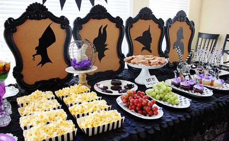 Villan Party, Disney Villain Party Decorations, Disney Villains Party, Disney Halloween Party, Descendants Party Ideas Birthdays, Villain Party, Best Halloween Candy, Disney Villain Party, Maleficent Party