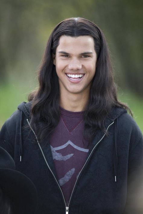 Taylor Jacobs, Jacob Black Twilight, Twilight Outfits, Twilight 2008, Twilight Quotes, Team Jacob, Twilight Film, Twilight Series, Twilight Fans