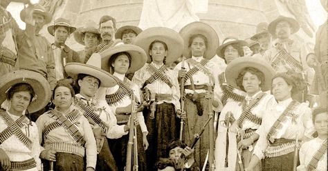 Meet the Women Revolutionaries Who Shaped Mexican History Women In Combat, Mexican Artwork, Mexican Revolution, Mexican Culture Art, Pancho Villa, Mexico History, Arte Punk, Mexico Culture, Female Soldier