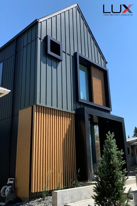 Metal woodgrain residential siding Modern Factory Architecture, Metal Siding House, House Exterior Cladding, Exterior Cladding Options, Modern Siding, Building Cladding, Exterior House Siding, Investment House, Selfie Filters