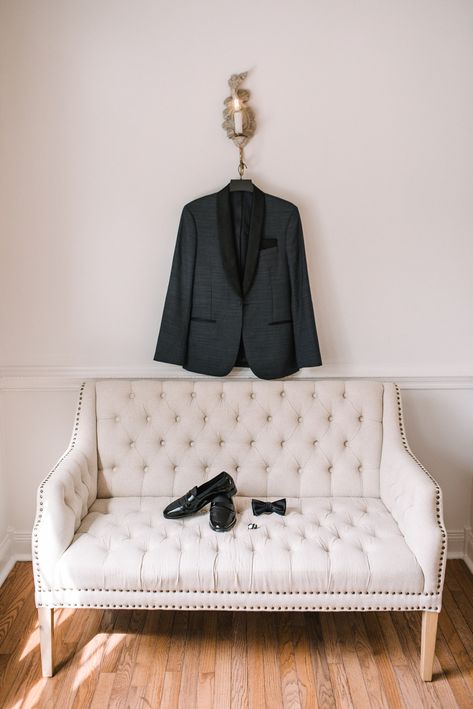 Wedding Details Groom, Groomsmen Detail Photos, Groom Details Photography, Bridal Detail Shots, Groom Preparation Photos, Groom Solo Poses, Groom Flatlay, Groom Detail Shots, Detail Wedding Shots