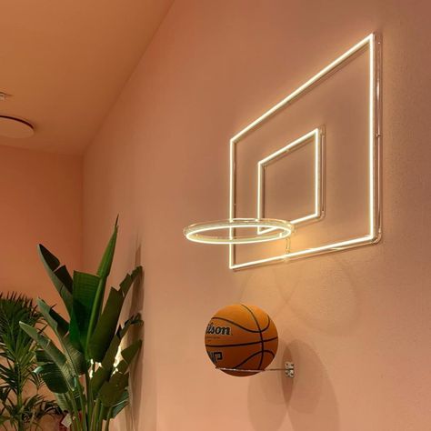 LED Basketball Hoop LED Neon Sign - A Unique Gift for Friend's Bedroom, Perfect for Fans and Basketball Enthusiasts, Kids Room Wall Decor What's included: Neon Sign, 12V Power adapter (AC110-240V), Dimmer, Plug (depends on destination), Wall Mount (Ball and mount aren't included) Elevate your space with our handmade basketball hoop LED neon sign – a unique sign wall art that seamlessly combines sporty flair with modern aesthetics. This basketball light doubles as a distinctive room accent and bu Picture And Lights On Wall, Neon Light Wall Art, Cool Stuff To Put In Your Room, Basketball Decor Ideas, Wall Mounting Ideas, Cool Stuff For Bedrooms, Basketball Room Aesthetic, Long Narrow Rec Room Basement Ideas, Boho Basketball