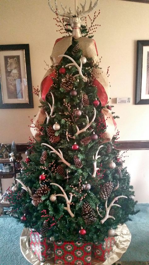 My Beautiful Deer Antler Christmas Tree! Western Tree Ornaments, Deer Antler Christmas Tree Decor, Christmas Tree With Deer Antlers, Deer Theme Christmas Tree, Deer Antler Christmas Tree Topper, Rustic Deer Christmas Tree, Antlers In Christmas Tree, Antler Tree Christmas, Antler Christmas Tree Topper