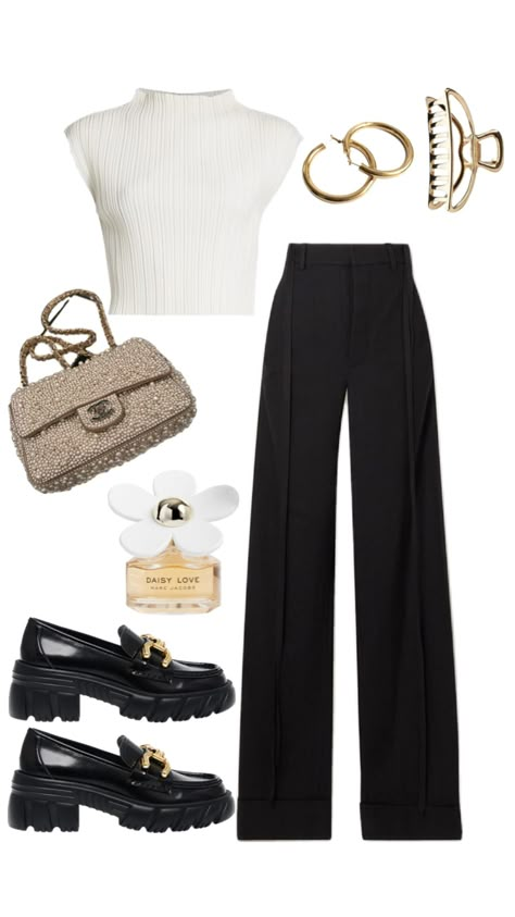 Work Outfit Layout, Office Outfits Women Ideas, It Girl Work Outfit, Smart Casual Summer Work Outfit, Aesthetic Work Outfits Women, Business Attire For Young Women Professional, Smart Casual Office Outfits Women, Office Outfits Women Classy, Smart Outfits For Women