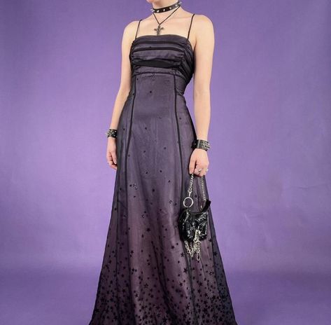 Vampire Inspired Prom Dress, Star Dress Prom, Goth Prom Dress Purple, Grunge Prom Shoes, Midnight Purple Prom Dresses, Emo Prom Dresses Punk, Alternative Style Wedding, Vintage Prom Dresses 90s Goth, Dark Purple Prom Dress Aesthetic