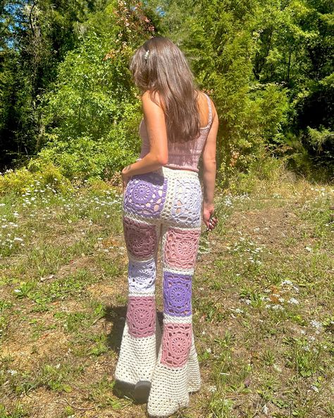 Surprise surprise it’s another pixie pants post 🤪🧚🏼‍♂️✨ Pattern in bio 🫶🏼 . . . #crochet #crochetpants #grannysquare #crochetpattern #crochetinspiration Crochet Bell Bottoms, Crochet Bottoms Pattern, Granny Square Pants, Pattern Flare Pants, Crochet Pants Pattern, Pants Pattern Free, Pants Crochet, Crochet Bell, Crochet Bottoms