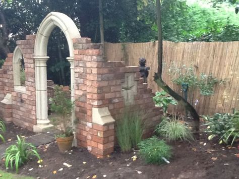 Chapter House Design Garden folly tips and pictures House Design Garden, Garden Folly, Gardening Design Diy, Garden Seating Area, Brick Garden, Gothic Garden, Building Tips, Garden Architecture, Garden Pathway