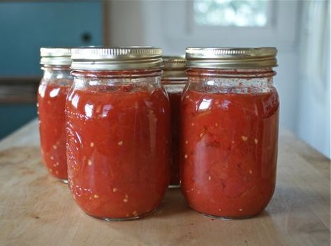 See how easy it is to "put up" or can your own jars of chopped tomatoes; they're perfect for quick meals any time of year. Homemade Tomato Paste, Ratatouille Recipe, Canning Tomatoes, Roasted Tomato, Canned Tomato Sauce, Chopped Tomatoes, Tomato Recipes, How To Can Tomatoes, Garlic Sauce