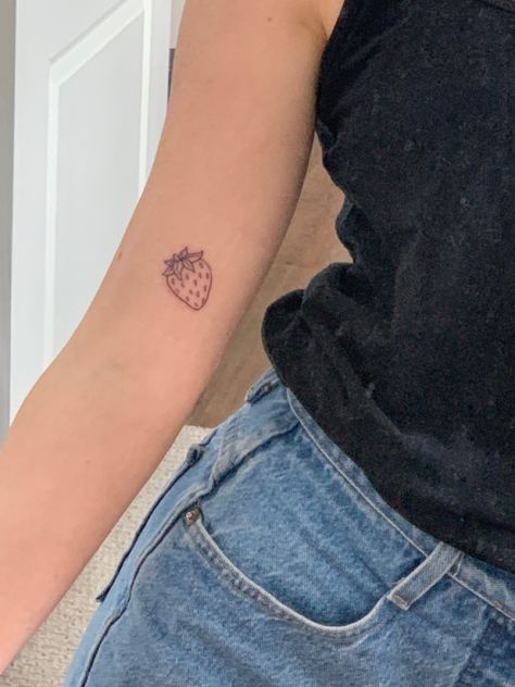 Trendy Finger Tattoos, Strawberry Stick N Poke, Strawberry Aesthetic Tattoo, Strawberry Tattoo Cute, Strawberry Tattoo Aesthetic, Minimal Strawberry Tattoo, Fruit Salad Tattoo, Strawberry Flash Tattoo, Womens Shoulder Blade Tattoo