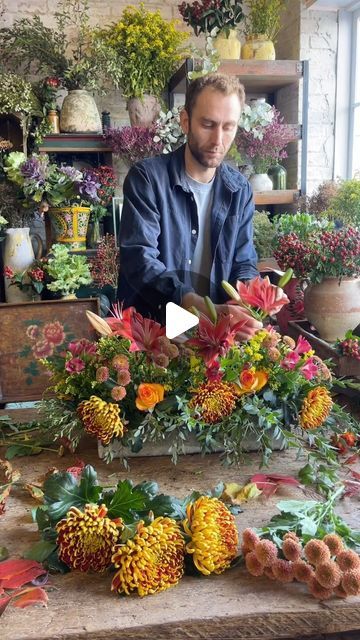 Copper Flower Arrangements, Making Floral Arrangements, Thanksgiving Flower Arrangement, Diy Fall Floral Centerpieces, Wax Flower Arrangement, Small Fall Flower Arrangements, Chicken Wire Flower Arrangements, Thanksgiving Centerpieces Flowers, Fall Hydrangea Arrangements