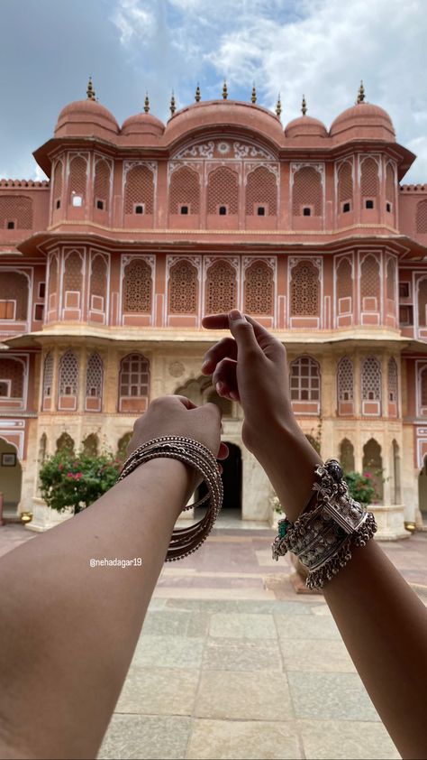 City palace Jaipur ✨ Udaipur Photoshoot Ideas, City Palace Jaipur Photography Poses, Photoshoot Ideas In Jaipur, Jaipur Asthetic Picture, Udaipur Aesthetic Pictures, Jaipur Trip Outfits, Jaipur Picture Ideas, Jaipur Photoshoot Ideas, Jaipur Story Ideas