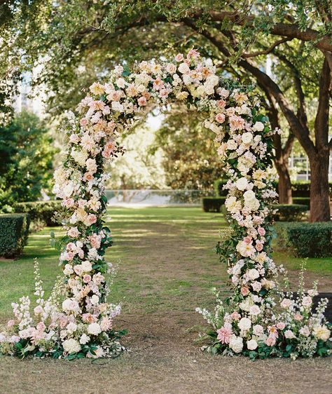 Floral Entryway Wedding, Floral Arch Entrance, English Garden Wedding Flowers, Garden Wedding Arch, Branch Arch Wedding, Arched Entryway, Simple Wedding Arch, Flower Arches, Wedding Chuppah