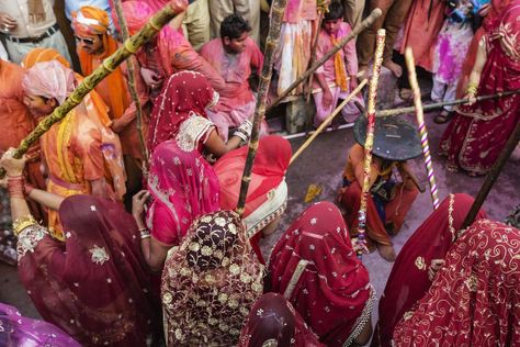 Gopis of Nandgaon Beat the Gops of Barsana with Long Sticks (Laths) During Lathmar Holi Celebrations Lathmar Holi, Holi Pictures, Honeymoon Tour Packages, Festival Of Colors, Holi Celebration, Eternal Beauty, Honeymoon Tour, Holi Festival, Color Festival