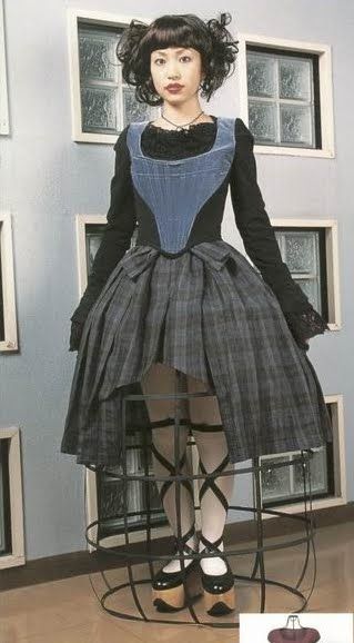 Lolita cage skirt Candy Moodboard, Cage Crinoline, Marie Antoinette Costume, Cage Skirt, Pastel Gore, Cage Dress, Goth Subculture, Classic Lolita, Sweeney Todd