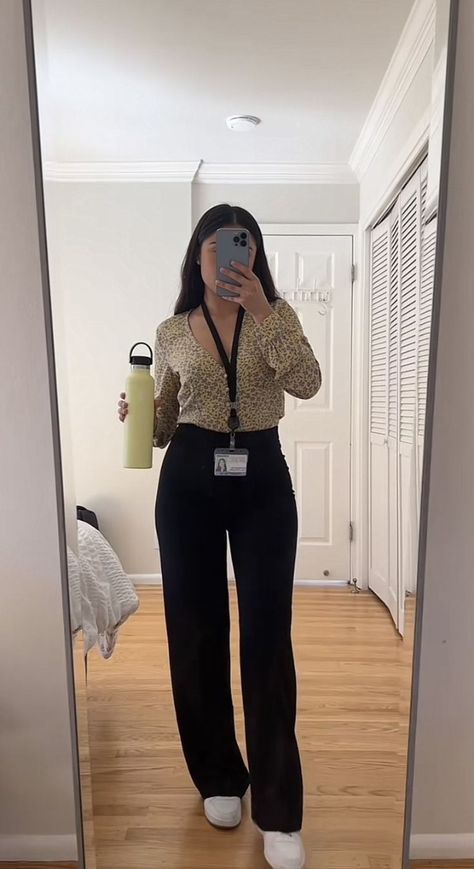 Outfits For Paraprofessionals, Office Receptionist Outfit, Front Office Outfits, Receptionist Outfits Women, 21 Year Old Outfits, Bcba Outfits, Front Desk Outfits, Receptionist Aesthetic, Doctor Work Outfit