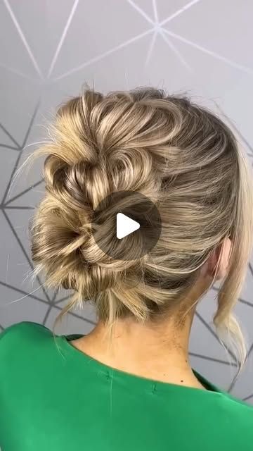 Hairstyle Ideas on Instagram: "Easy style for short hair!💚" Short Hair Updo Easy Wedding, Partial Updos For Medium Hair, Diy Hair Updos, Short Hair Updo Easy, Style For Short Hair, Updos For Short Hair, Short Hair Updo Tutorial, Easy Updos For Medium Hair, Diy Updo