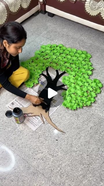 Tree Art And Craft For Preschool, How To Make Tree With Paper, Diy Tree Art, All About Trees Preschool, Diy Tree For Classroom, Tree Diy Crafts, How To Make Trees Out Of Paper, Family Tree Ideas For Kids Project, How To Make A Tree Out Of Paper