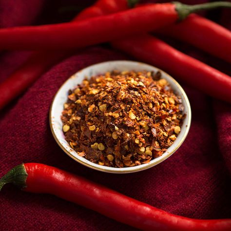 No flakes? No problem. Chili flakes, a.k.a. red pepper flakes or crushed red pepper, are a kitchen spice rack staple. But just like any spice, you can run out at the most in-opportune time. Where do you turn when you need a chili flakes substitute in a pinch? We lay out the best options below. … Korean Chili Flakes, New Zealand Food, Red Pepper Sauce, Red Chili Peppers, Hot Peppers, Red Chili Flakes, Hot Spicy, Crushed Red Pepper, Chilli Flakes