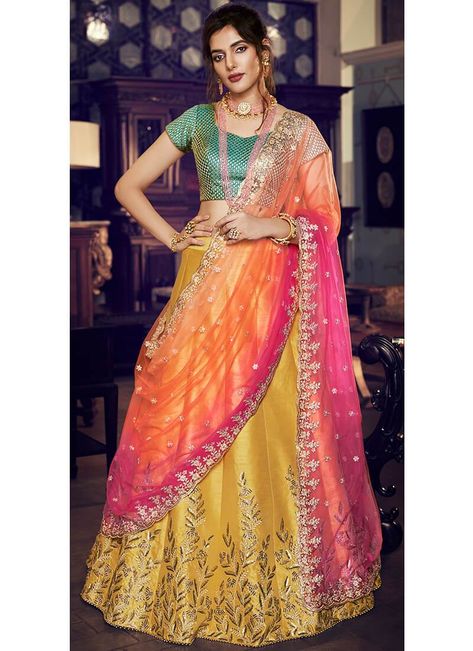 Lehenga Color Combos, Simple Lehenga Choli, Orang India, Indian Wedding Lehenga, Simple Lehenga, Indian Lehenga Choli, Yellow Lehenga, Gaun Fashion, Lehenga Online