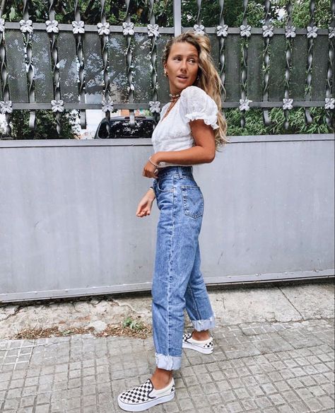 Platform Checkered Vans Outfit, Vans Slip On Outfit Women, Outfits Con Vans, Vans Outfit Summer, Slip On Outfit, Eurotrip Outfits, Street Style Women Casual, Vans Outfit, Hello Fashion