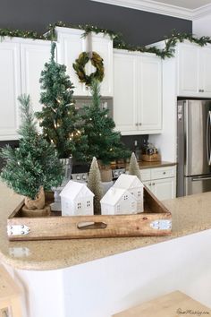 Flocked Tree, Wallpaper Minimal, Evening Time, Bedroom Christmas, Christmas Decor Inspiration, Christmas Kitchen Decor, I'm Crazy, Christmas Inspo, Farmhouse Christmas Decor