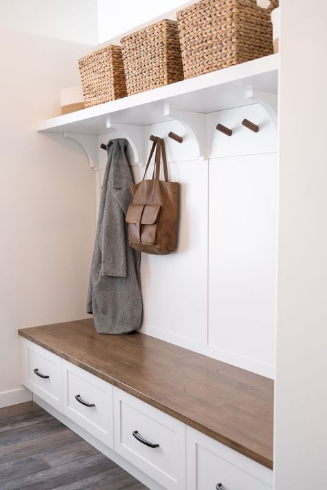 Built In With Bench, Entrance Renovation, Mudroom Shelves, Mudroom Shelf, Custom Mudroom, Custom Bench Seating, Small Mudroom Ideas, Entrance Bench, Hallway Shelf