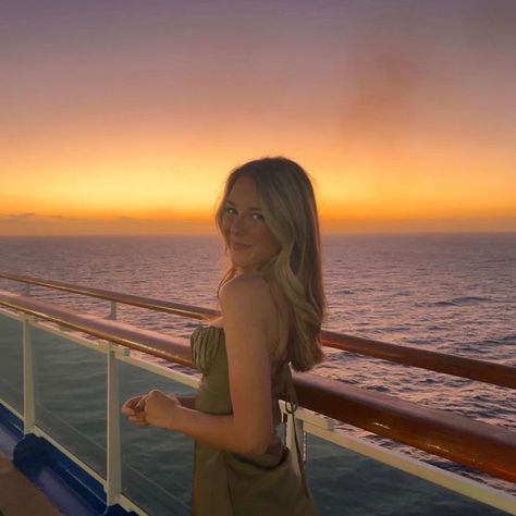 Dress Ocean Photography, Cruise Senior Pictures, Photos On Cruise, Ship Photo Ideas, Cruise Hair Ideas, Carnival Cruise Picture Ideas, Insta Photo Ideas Cruise, Cruise Picture Poses, Cruise Bathing Suits