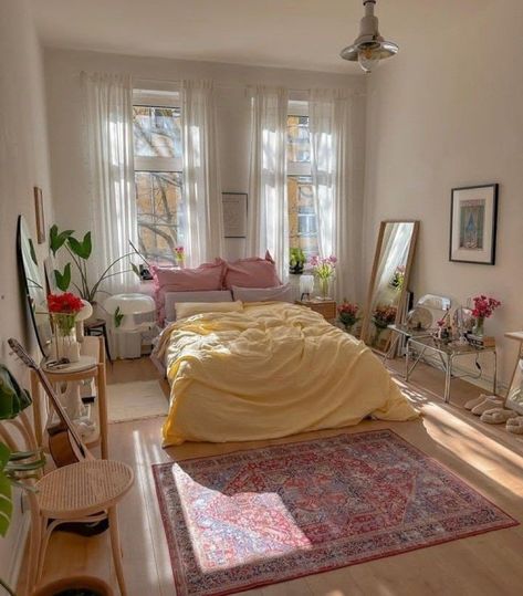 Dekorasi Kamar Tidur, Redecorate Bedroom, Cozy Room Decor, Apartment Decor Inspiration, Dream Room Inspiration, Room Makeover Bedroom, Room Makeover Inspiration, Apartment Inspiration, Cozy Room