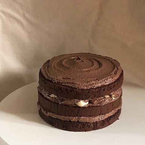 Chocolate Birthday Cake Aesthetic, Chocolate Cake Aesthetic, Cocoa Cake, Birthday Cake Chocolate, Love Eat, Pretty Cakes, Easy Cake, Cafe Food, Pretty Food