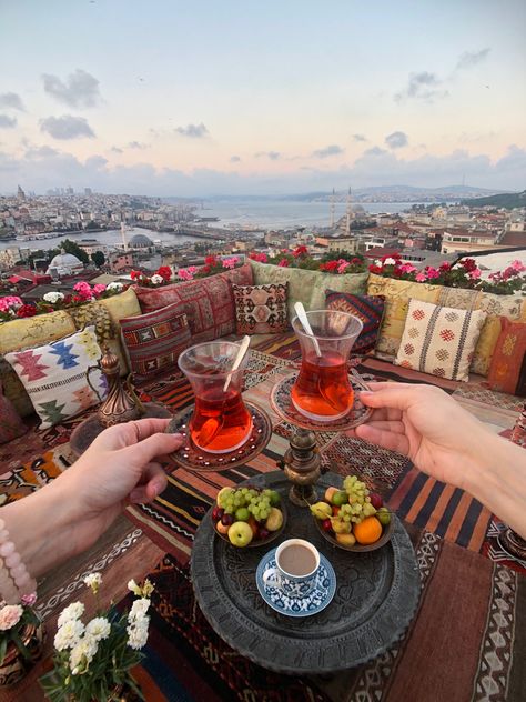 Turkish Culture Aesthetic Food, Turkish Table Setting, Turkish Tea Aesthetic, Turkish Culture Aesthetic, Turkish Theme, Turkish Holiday, Turkish Aesthetic, Turkish Cafe, Istanbul Style