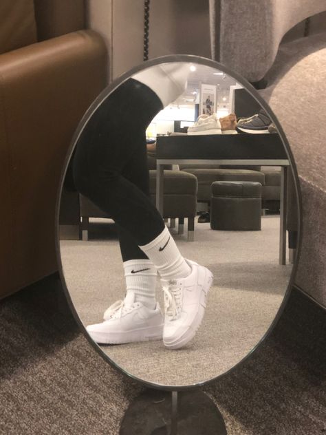 Nike Socks With Leggings, White Nike Socks Outfit, Socks With Leggings, Nike Socks Outfit, White Nike Socks, White Crew Socks, Socks Outfit, Sock Outfits, Nike Socks