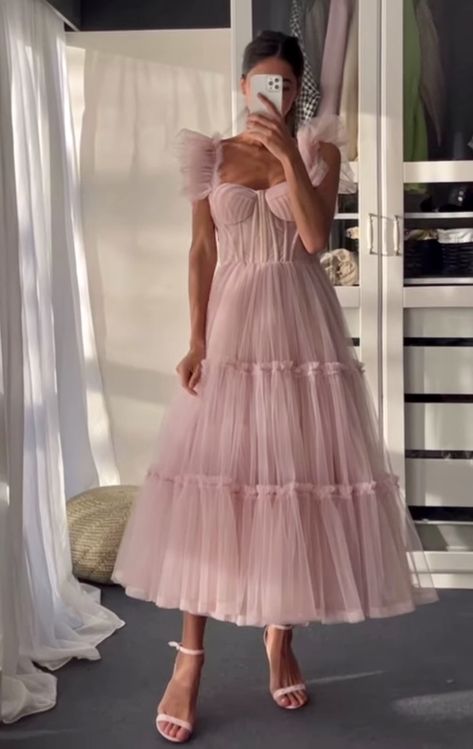 Iconic Gowns, Bday Brunch, Tulle Gowns, Tea Length Wedding, Pink Evening Dress, Spaghetti Strap Prom Dress, Pink Prom, Pink Prom Dresses, Wedding Idea