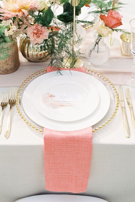 Coral Wedding Table Settings, Coral Napkins Wedding, Coral Table Setting, Gold Place Setting Wedding, Coral And Gold Wedding, Coral Pink Wedding, Jasper Wedding, Napkins Wedding Table, Wedding Plate Setting