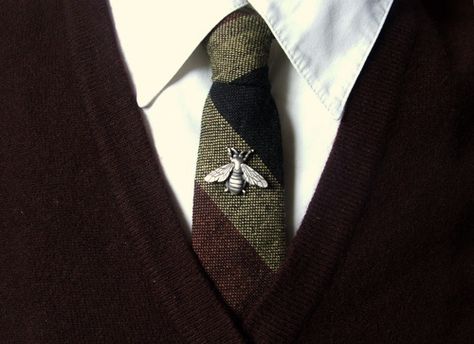 Tie pin. Dark Academia Fashion Men, Dreamer Trilogy, Green Academia, Raven King, Antique Aesthetic, Raven Cycle, Dark Academia Fashion, Academia Fashion, Dead Poets Society