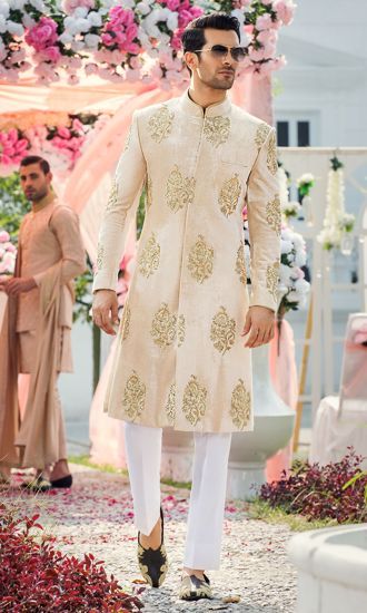 Indian Groom Dress, Mens Wedding Suits, Sherwani For Men Wedding, Wedding Kurta For Men, Groom Dress Men, Wedding Dresses Men Indian, Sherwani Groom, Mens Sherwani, Sherwani For Men