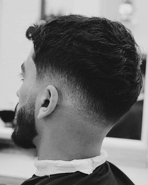 Midfade Hairstyle Straight Hair, Midfade Hairstyle Men, Low Fades, Low Fade Haircut Men's, Faded Haircut, Mid Skin Fade, Mid Fade Haircut, Fade Haircut Styles, Low Skin Fade