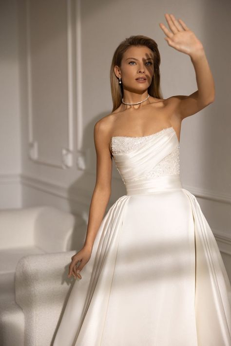 Structured A Line Wedding Dress, Modern Wedding Ball Gown, Detachable Train Wedding Dress Ball Gowns, Wedding Dresses With Pearl Details, Wedding Dresses A Line Strapless, Strapless Structured Wedding Dress, Strapless Ball Gown Wedding Dress Lace, Structured Satin Wedding Dress, Satin Wedding Gown A Line