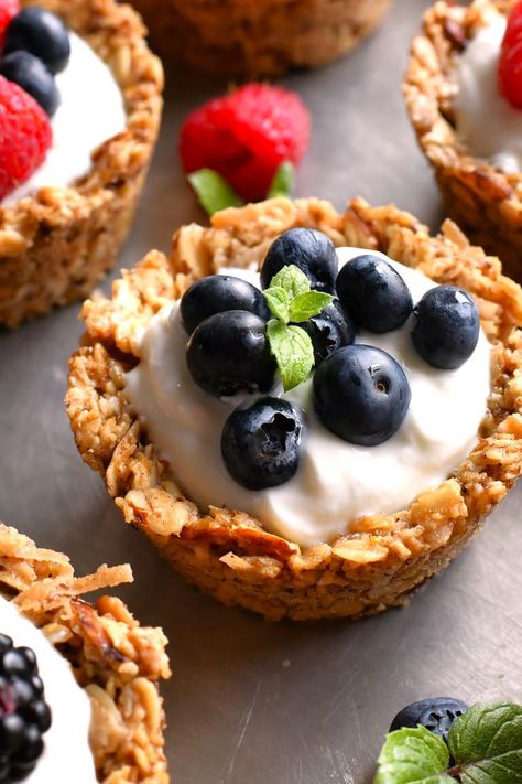 Granola Cups Granola Cups Recipes, Granola Cups, Yogurt And Fruit, 5 Ingredient Dinners, Grab And Go Breakfast, Yogurt And Granola, Granola Cereal, Eating Tips, Granola Recipes