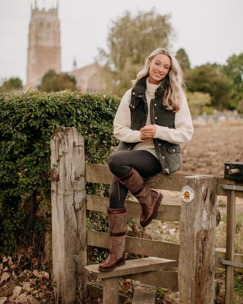 Josie // Fashion Mumblr (@josieldn) • Instagram photos and videos English Country Outfits Women, English Country Style Outfits, English Countryside Fashion, English Country Fashion, Countryside Outfit, Countryside Fashion, Country Outfits Women, British Country Style, Fashion Mumblr