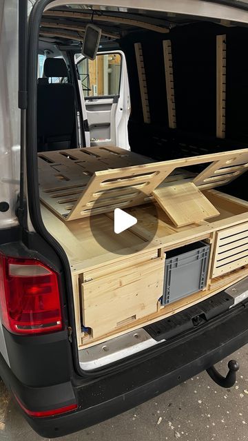 Vw T5 Interior Ideas, Diy Van Storage Ideas, Camper Van Bed Ideas, Vw T5 Interior, Build A Bed, Vw T3 Camper, Van Interiors, Van Project, Camper Box