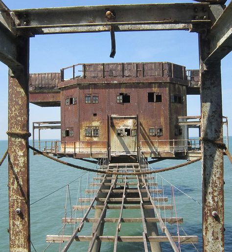 Maunsell Forts, Thames Estuary, Industrial Architecture, Environment Design, Abandoned Buildings, Old Buildings, Abandoned Places, Urban Decay, The Ocean