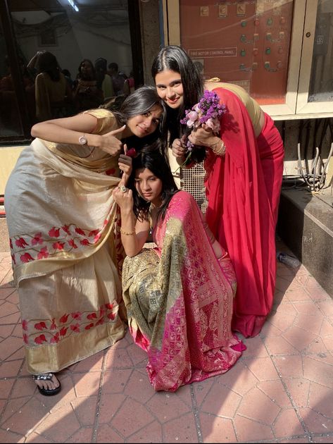 Trio Trio Saree Poses, Saree Fairwell, Farewell Photos, Desi Poses, Trio Poses, Desi Pinterest, Friends Group Photo, Saraswati Puja, Group Photo Poses