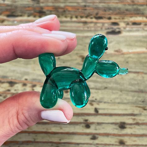 "Murano Balloon Dog Figurine, 2\" Teal Lampwork Glass Dog SIZE: About 2\" long and 1.5 tall Price is for 1 piece Note: colors may differ depending on your monitor www.BettysGlassBeads.Etsy.com" Glass Blowing Ideas, Lampwork Sculpture, Glass Sculpture Art, Glass Creations, Glass Sculptures, Crystal Figurines, Balloon Dog, Handmade Glass Beads, Glass Figurines