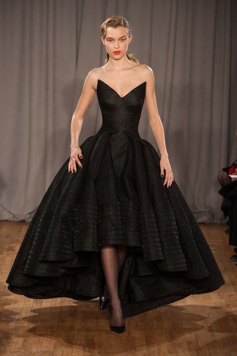 Zac Posen Channels Charles James With High-Drama Dresses Zac Posen Dress, London Fashion Weeks, Ny Fashion, Zac Posen, Gorgeous Gowns, Fall 2014, Beautiful Gowns, Couture Dresses, New York Fashion Week