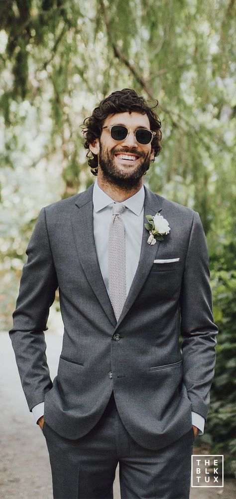 Grey Suit Wedding Father Of The Bride, Medium Grey Suit Wedding, Heather Grey Suit Wedding, Wedding Tucks For Men, Charcole Suits Men, Dark Grey Groomsmen Attire, Grey Suit For Groom, Groom Dark Grey Suit, Dark Gray Groom Suit